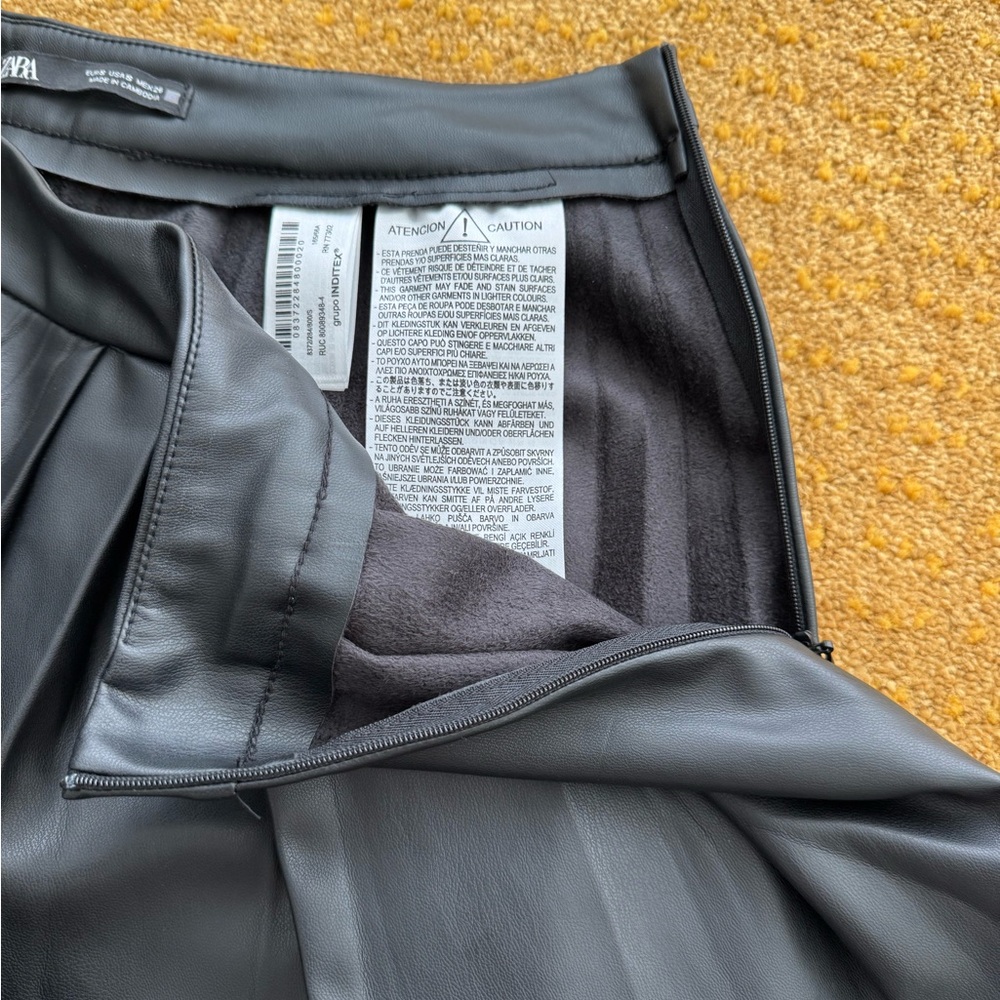 Zara Black Faux Leather Mid Rise A-Line Skirt US S - Picture 3 of 8